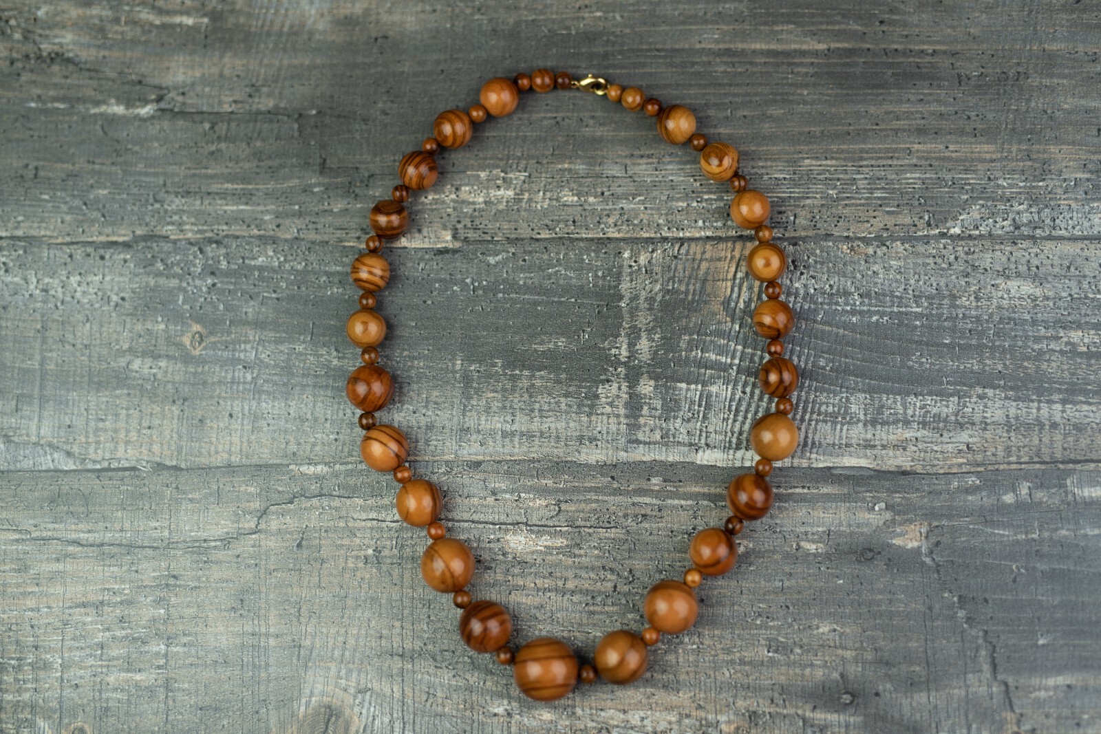 Olive wooden necklace – olive balls