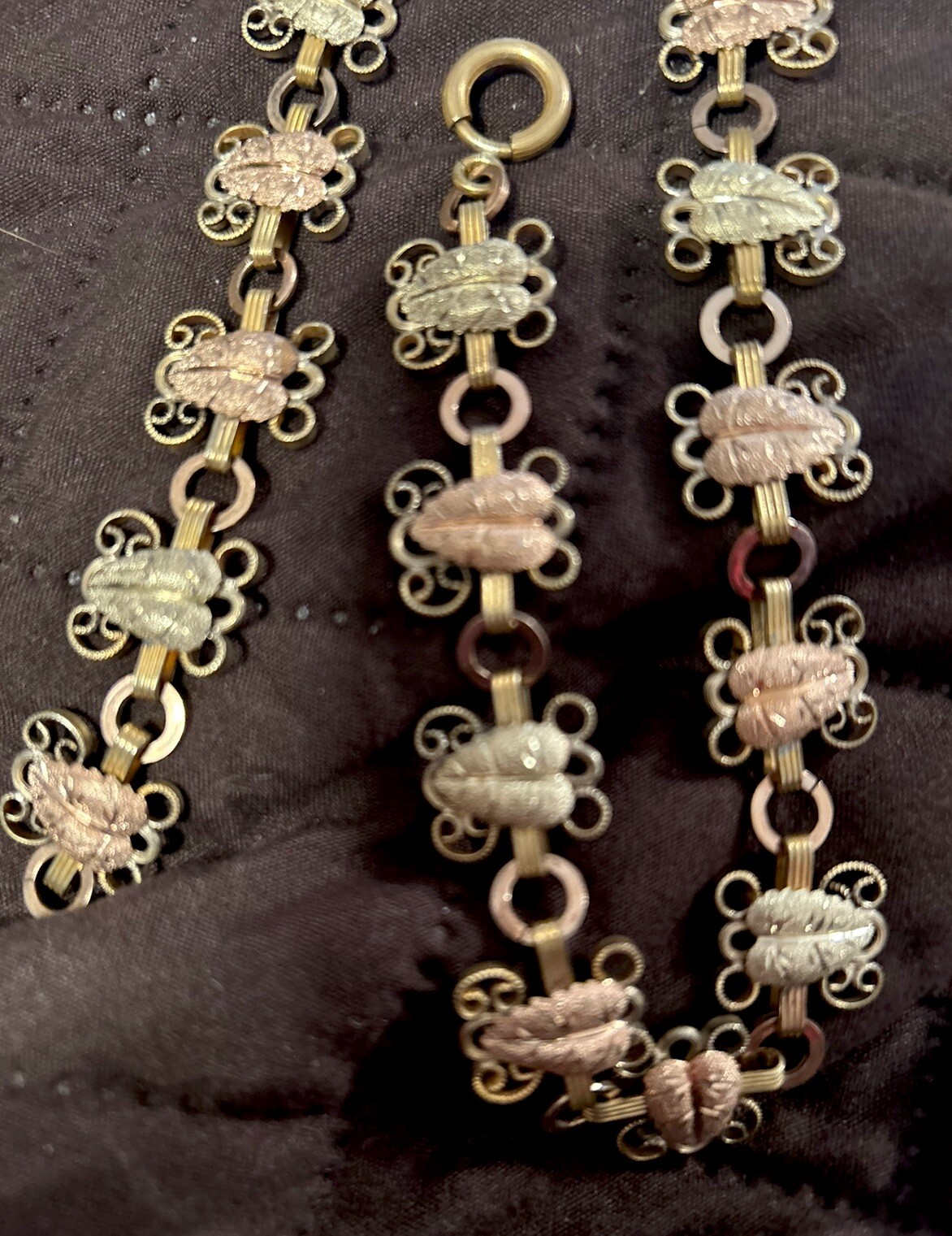 Vtg Victorian 10k? Black Hills Two tone Gold Leaf Booklink 18” Neckl See Details