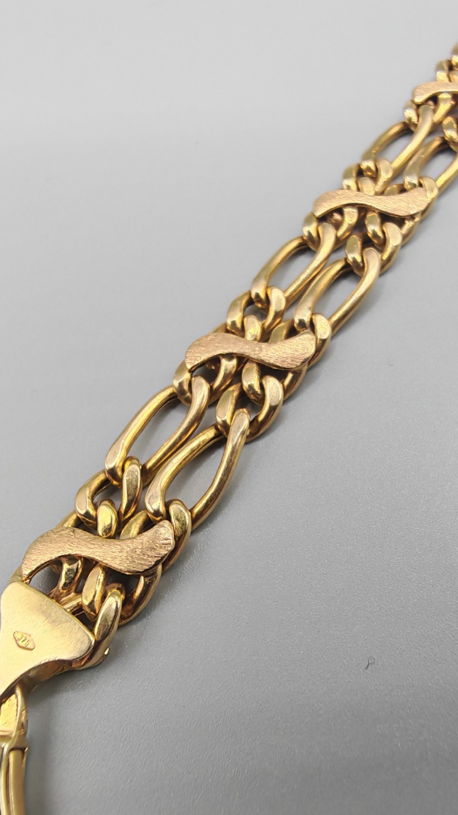 Unoaerre Double Figaro Bracelet With Textured Links Can Be Worn 2 Ways 12.8 Grms