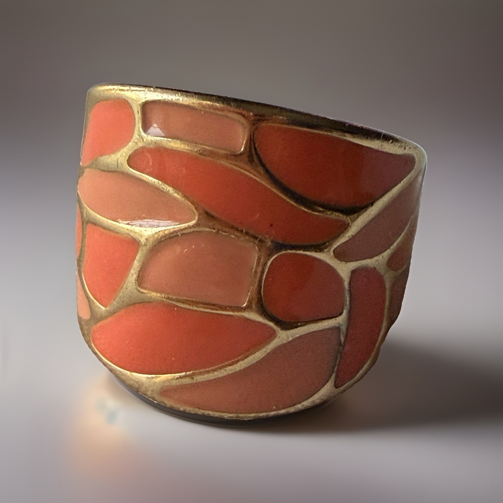 1” Wide Abstract Peach Enamel Statement Ring Gold Tone Unbranded Size 8