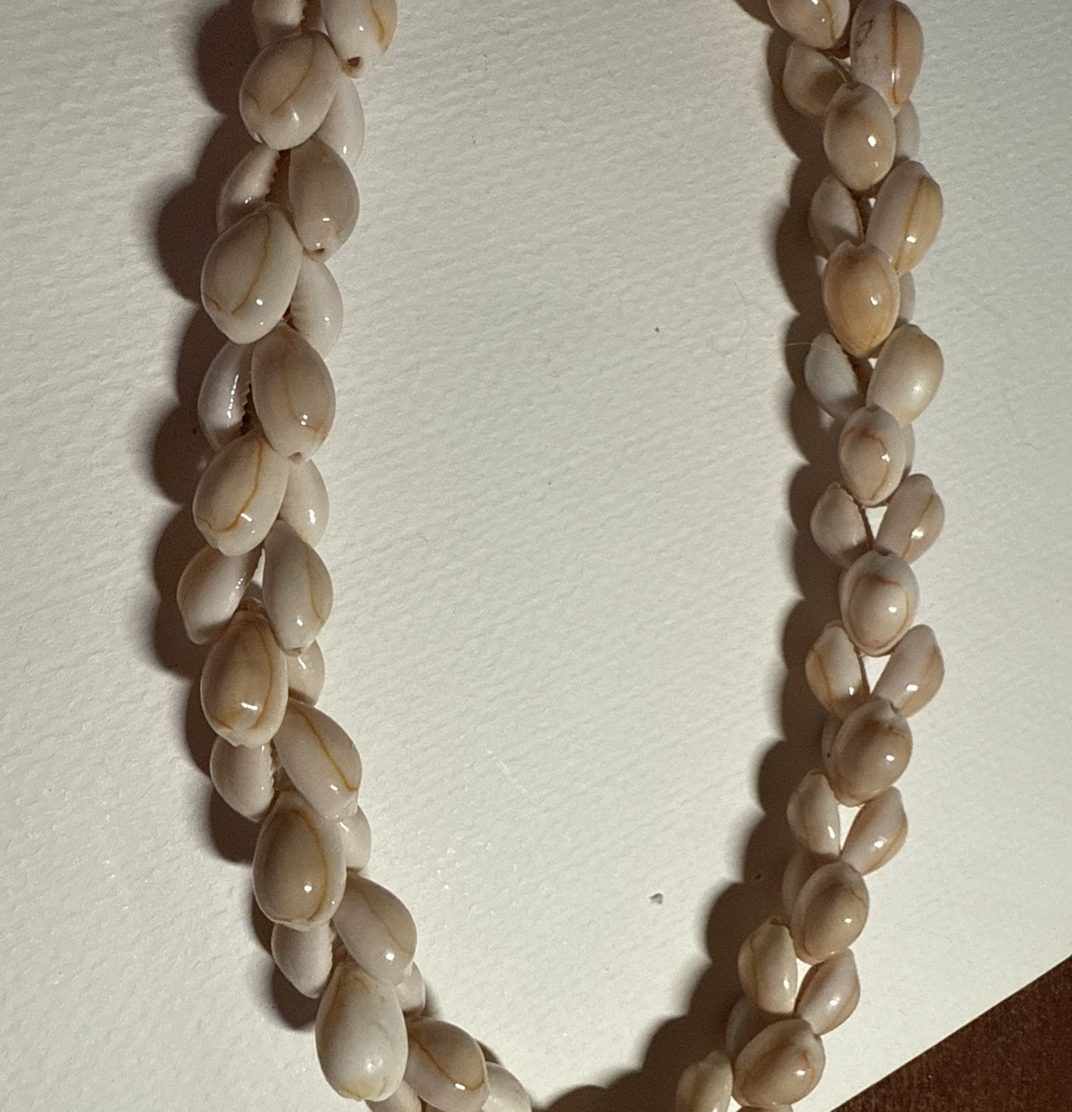 HANDCRAFTED VINTAGE SEASHELLS NECKLACE RARE, 35 in LONG , approx. 3/4-in WIDE