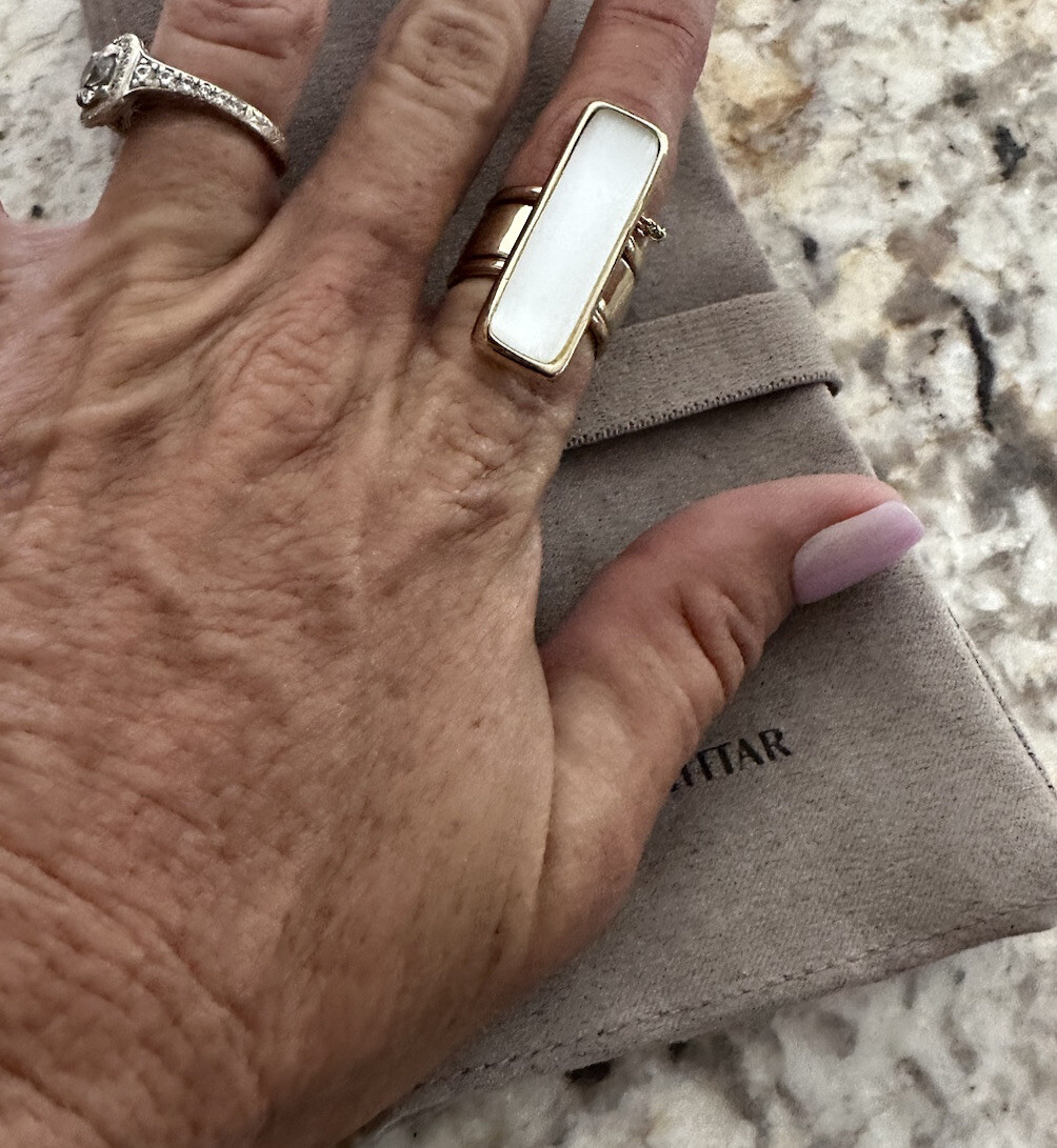 100% Authentic Alexis Bittar Elongated Silver Lucite Double Band Ring Size 7ish