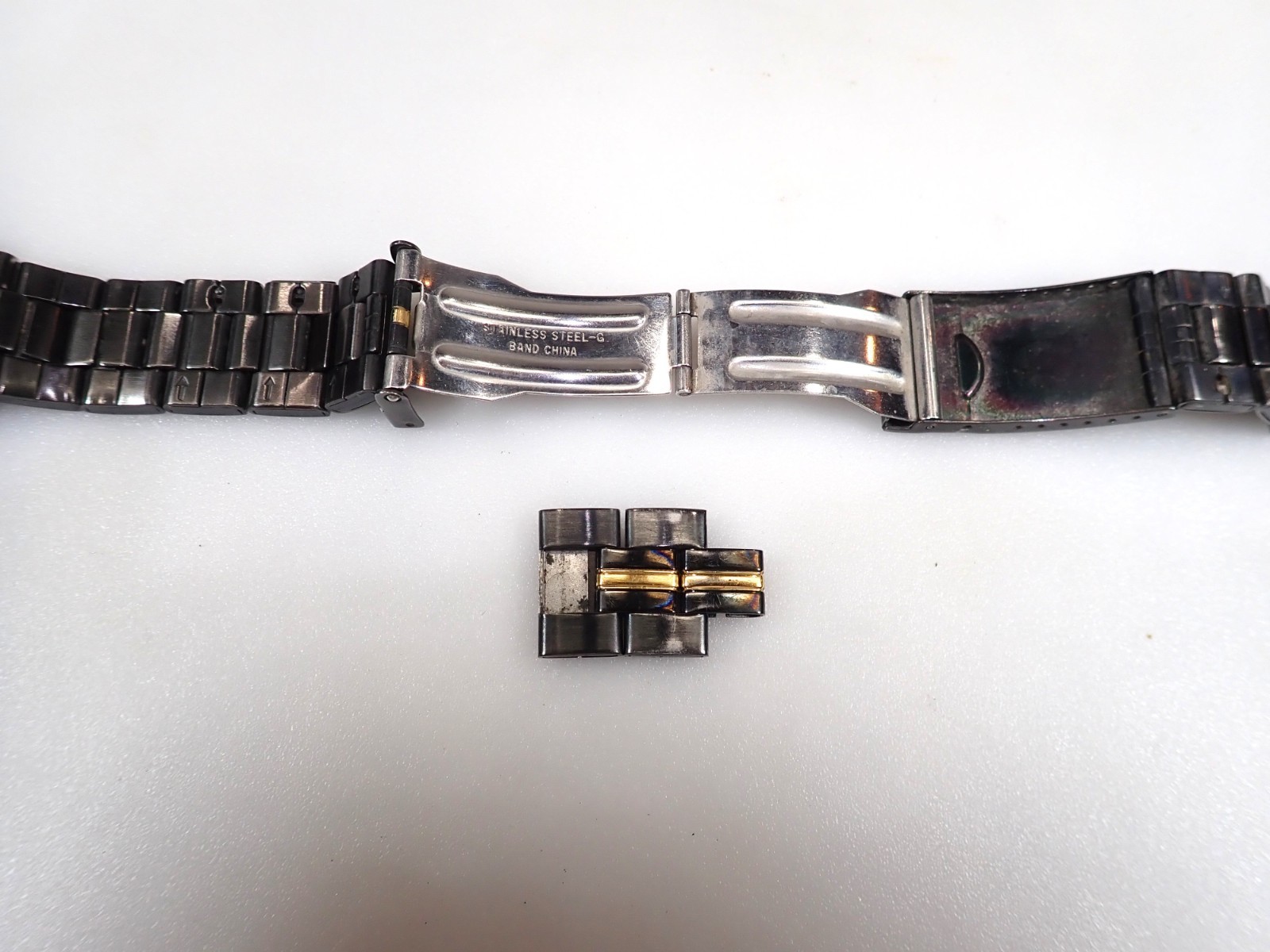 Vintage Pulsar V072-0050 Men’s Watch Black/Gold Alarm Chronograph PARTS/REPAIR