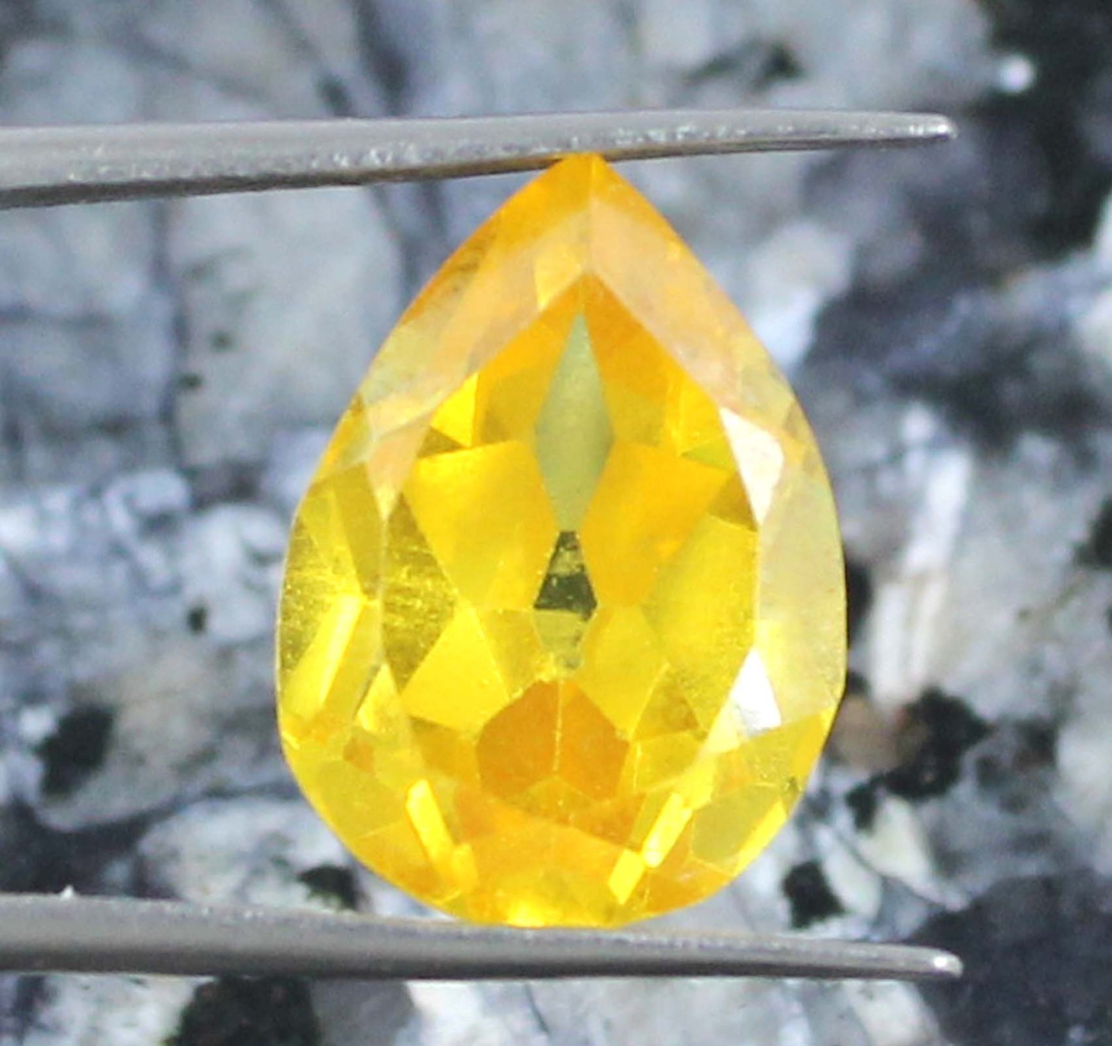 8.45 Ct/13 mm Natural Yellow Zircon Pear Gemstone Certified T23286 Tariff Free