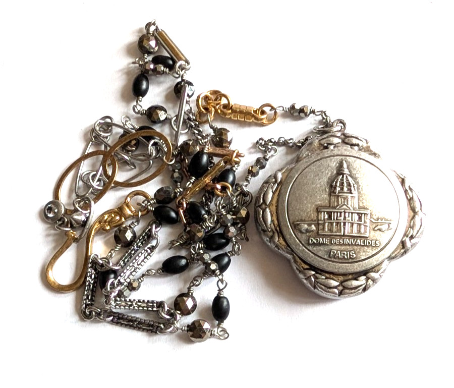Cabi necklace Dome des Invalides mirror compact quatrefoil shaped pendant