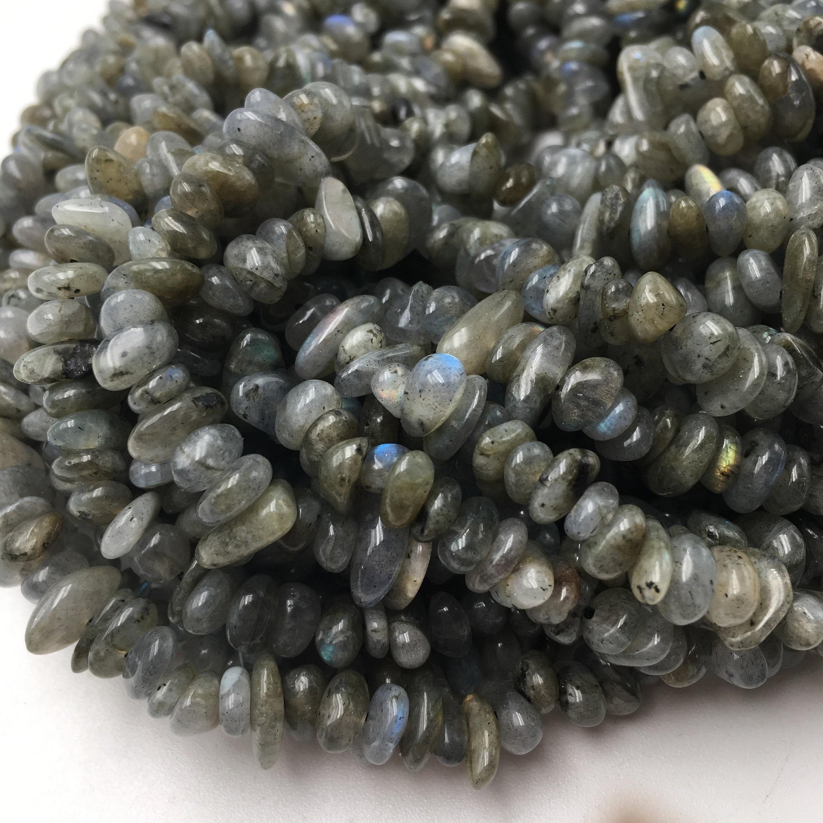 Labradorite Center Drill Pebble Nugget Chips Beads Approx 7-10mm 15.5″ Strand