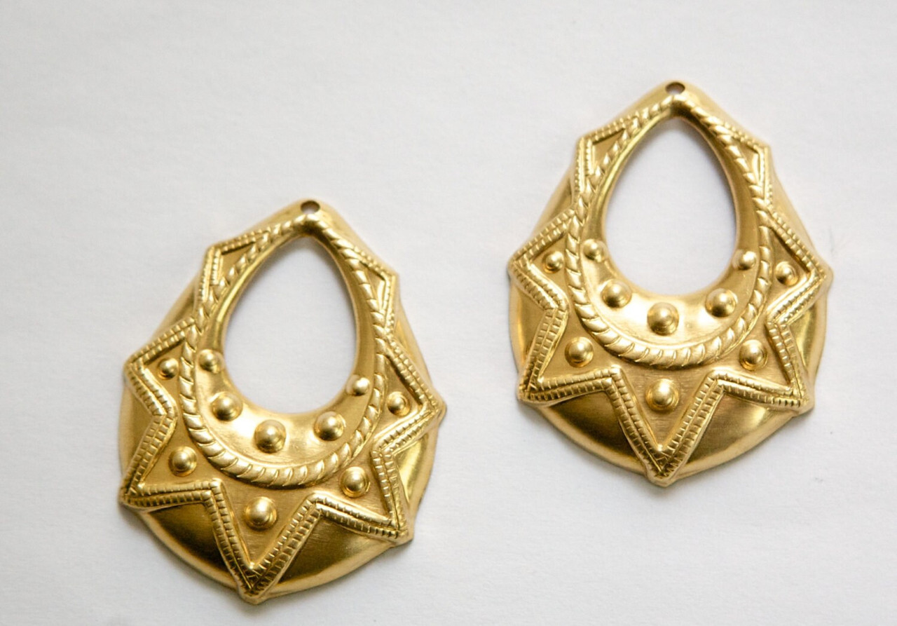 1 Hole Raw Brass Tribal Teardrop Charm Pendant Drop 35mmx28mm (6) mtl395A