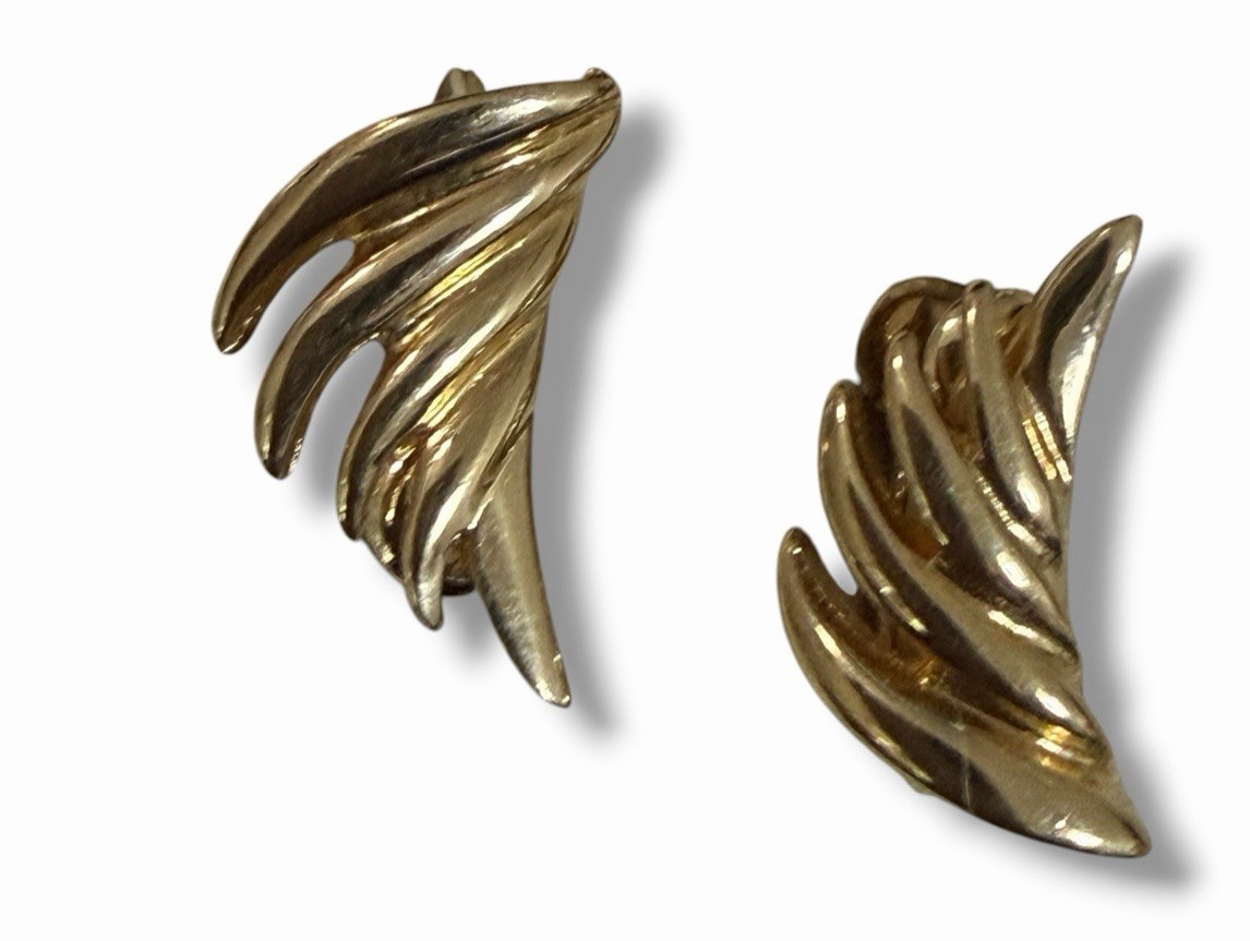 Vintage SCREWBACK EARRING Mixed Lot 8 Pair Textured Gold Enamel Faux Pearl +