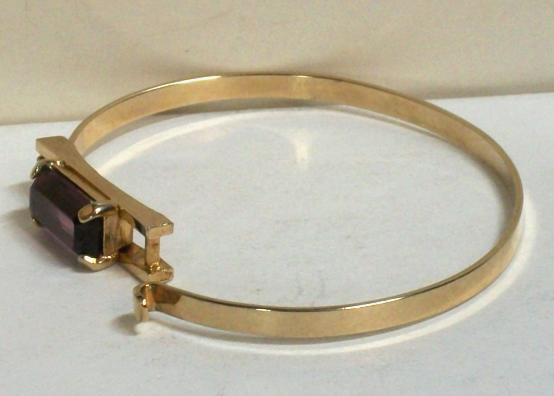 Vintage Purple Rhinestone Bangle Bracelet Hinged Retro Amethyst Glass 1970s Avon