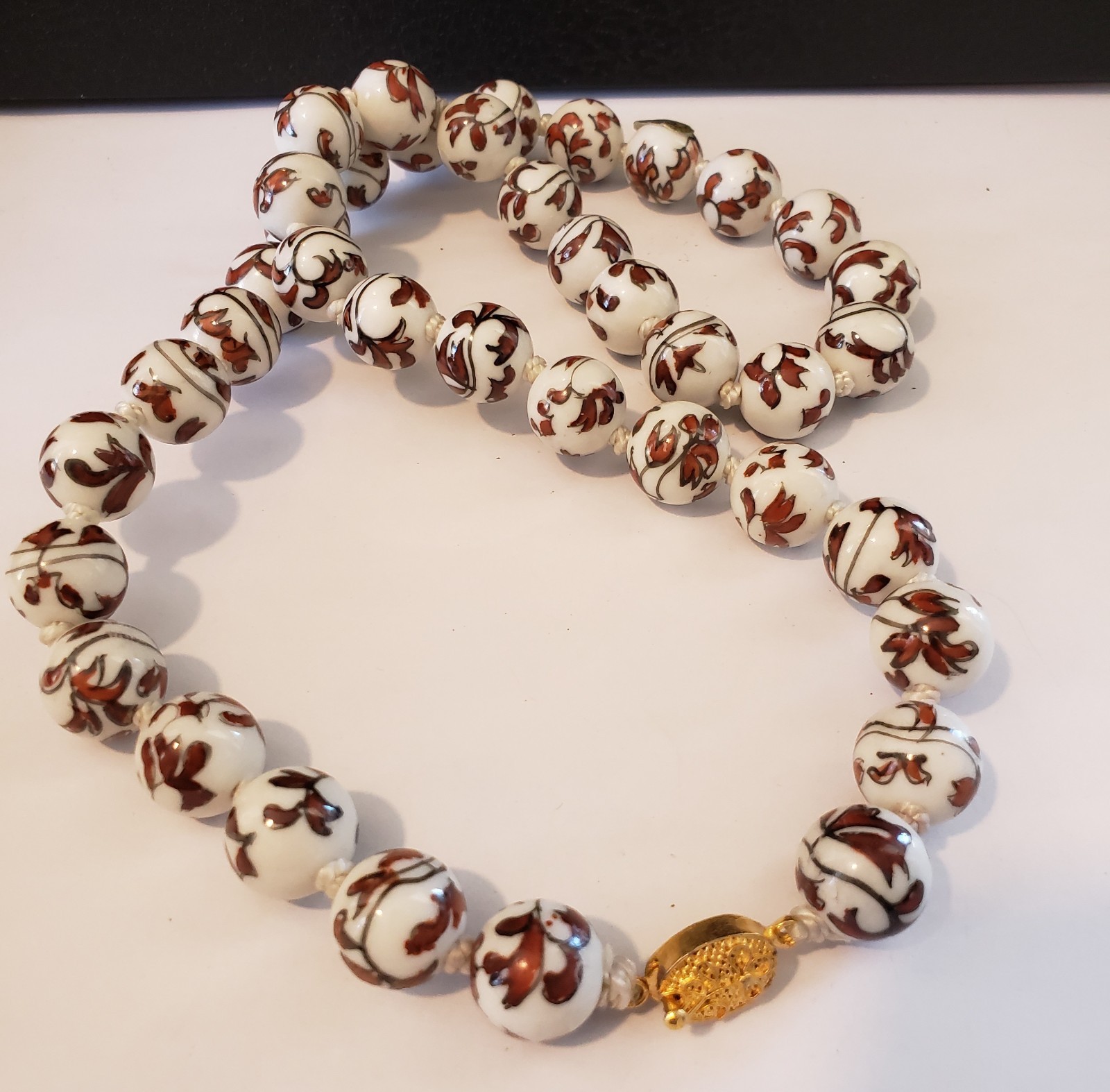 Vintage Chinese Export Necklace White Porcelain Painted Hand Knotted Box Clasp