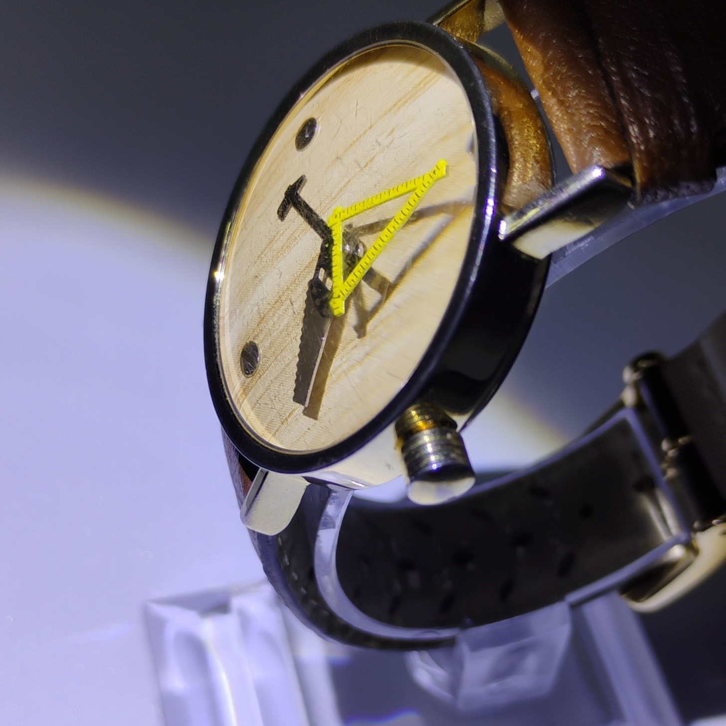 Consort Analog Wood Grain Beige Dial Brown Leather Stainless Steel Wristwatch