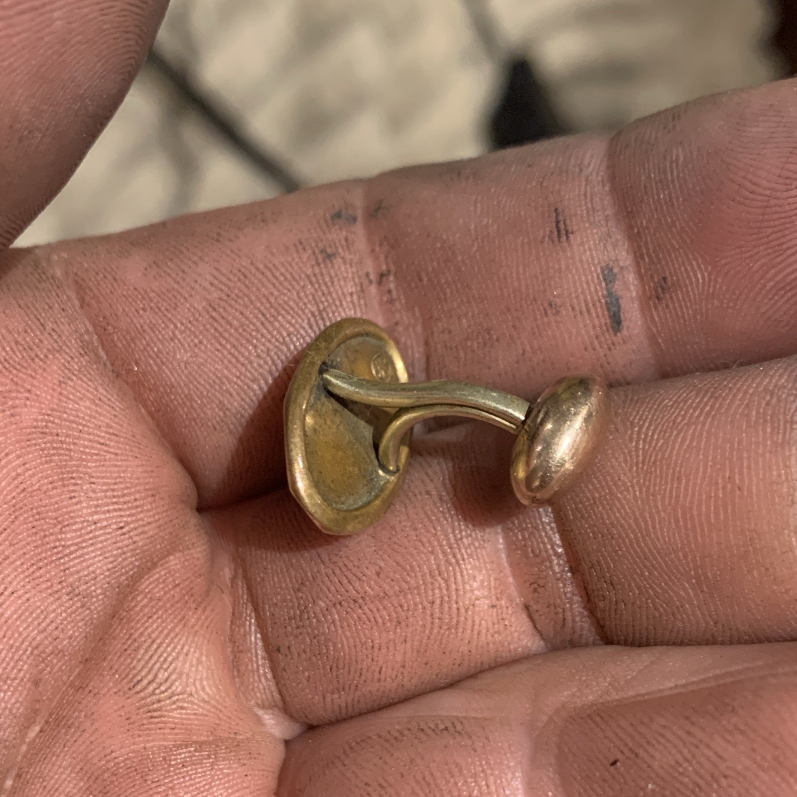 Vintage Men’s Oval Gold-Tone Cufflink Fixed Back Scroll Design No Stone