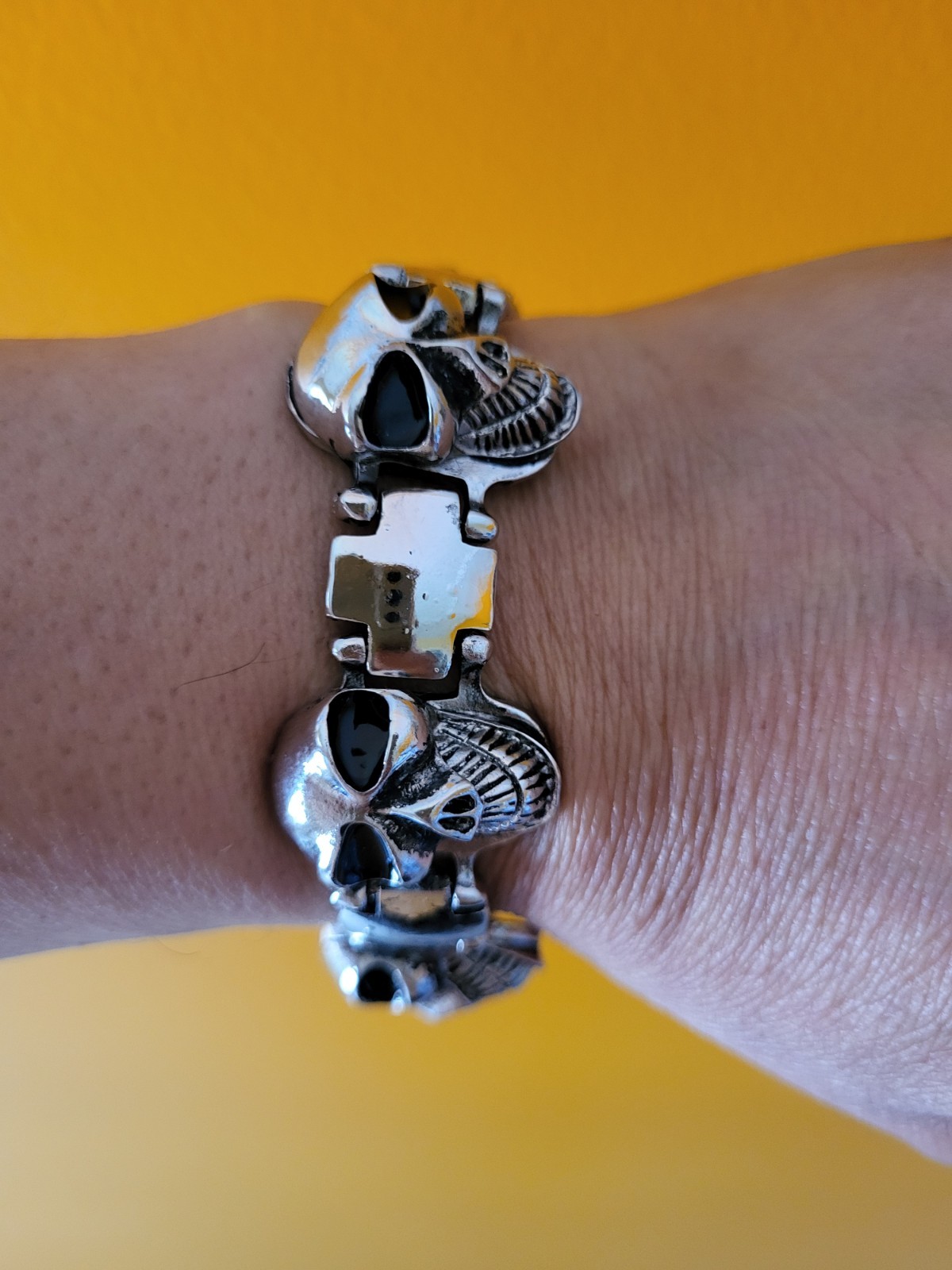 Biker gothic-style steel skull link chain bracelet