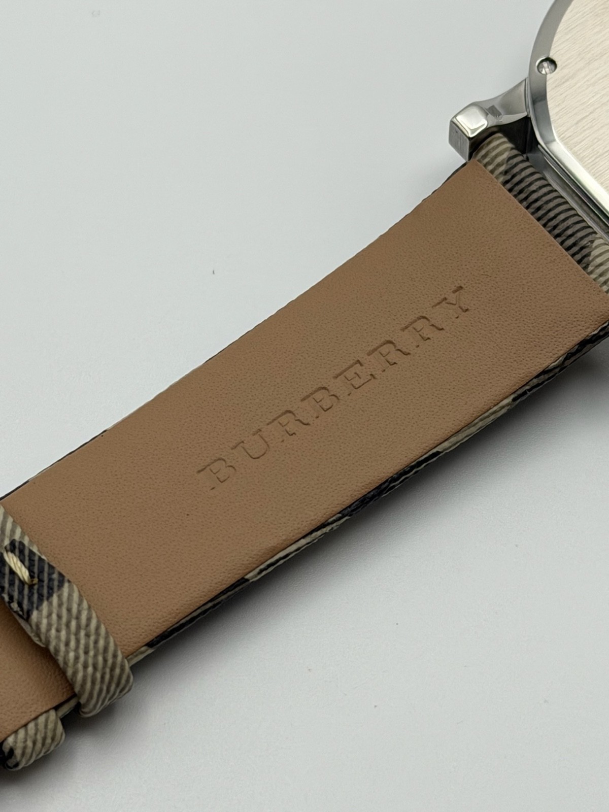 BURBERRY BU9358 THE CITY 42 mm Stainless Steel Chronograph Unisex Watch