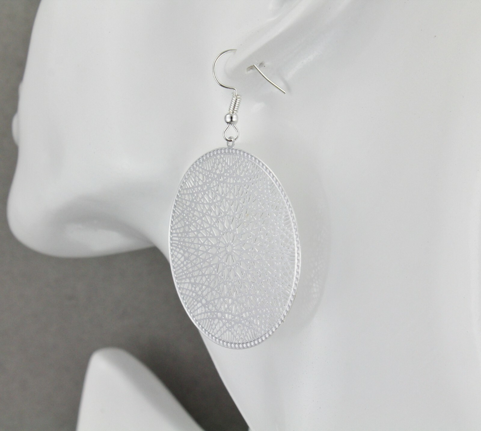 Silver filigree circle earrings medallion disc 1 5/8″ wide Very lightweight