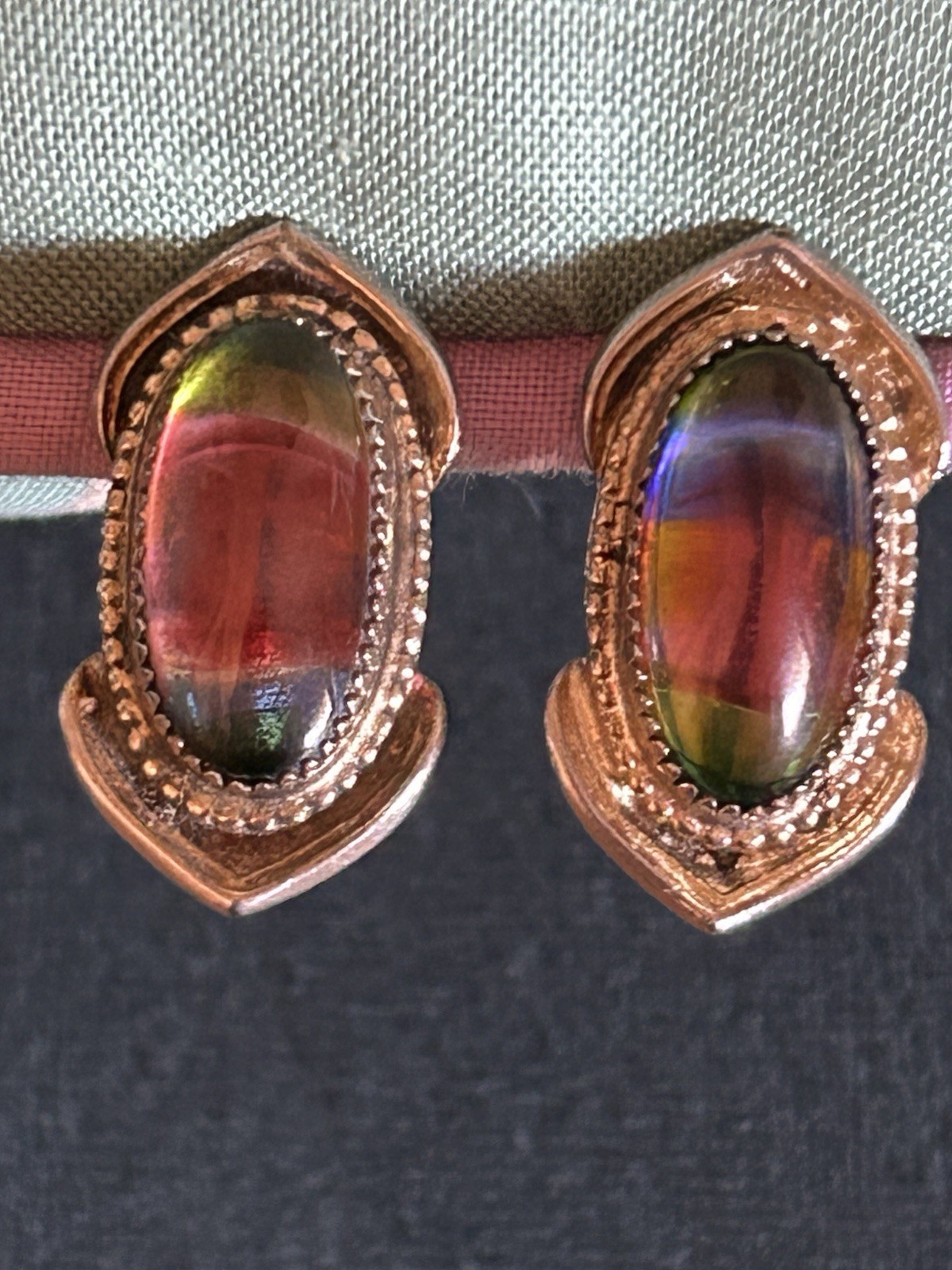 WHITING & DAVIS CO SIGNED VINTAGE OVAL RAINBOW GLASS CABOCHON GOLD CLIP EARRINGS