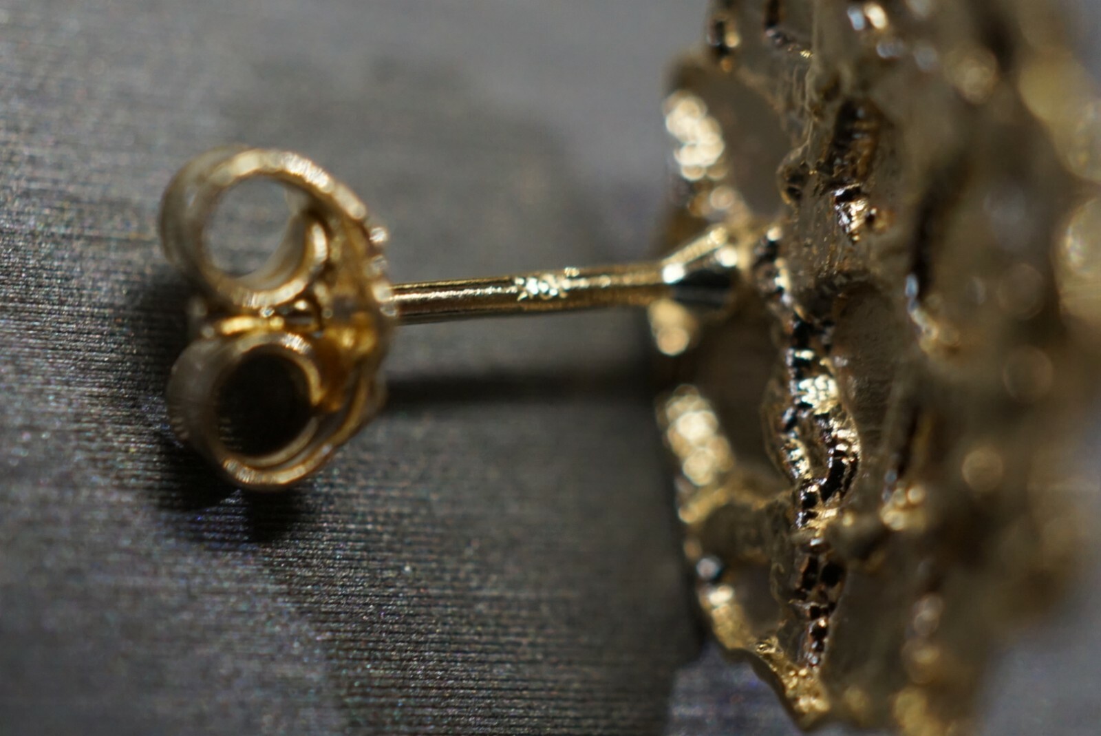 10K Solid Yellow Gold 15MM Diamond Cut Round Nugget Stud Earrings.