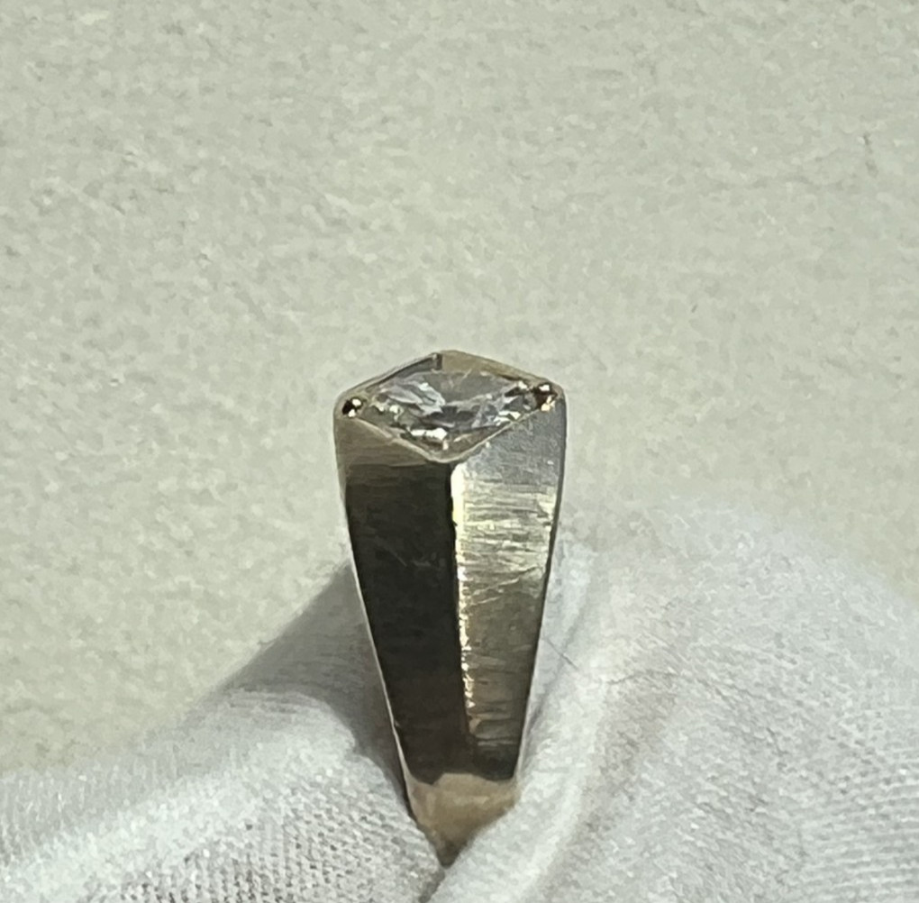 GIA certified 0.69 ct Marquise Natural Diamond 10k Gold Vintage Ring