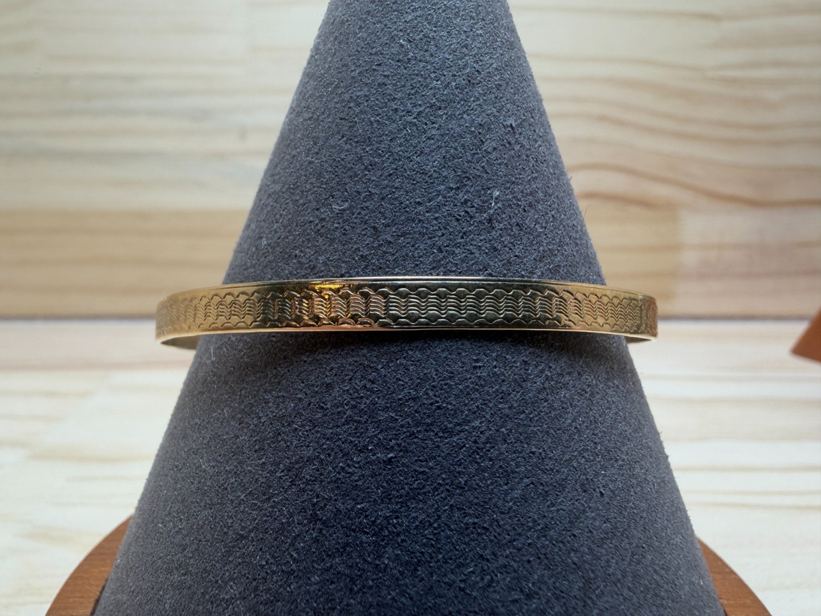 9ct Yellow Gold Adjustable Buckle Bangle Bracelet – 15.5cm-18cm – 5.76g