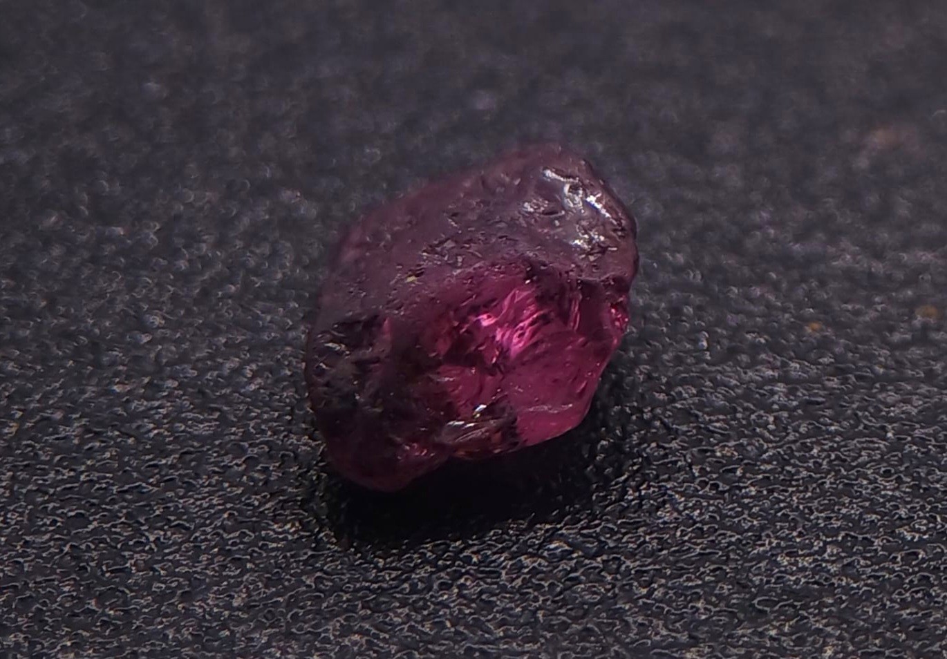 NATURAL AUSTRALIAN Rough Fancy Vivid Lavander Purple Sapphire 1.32ct Unheated G