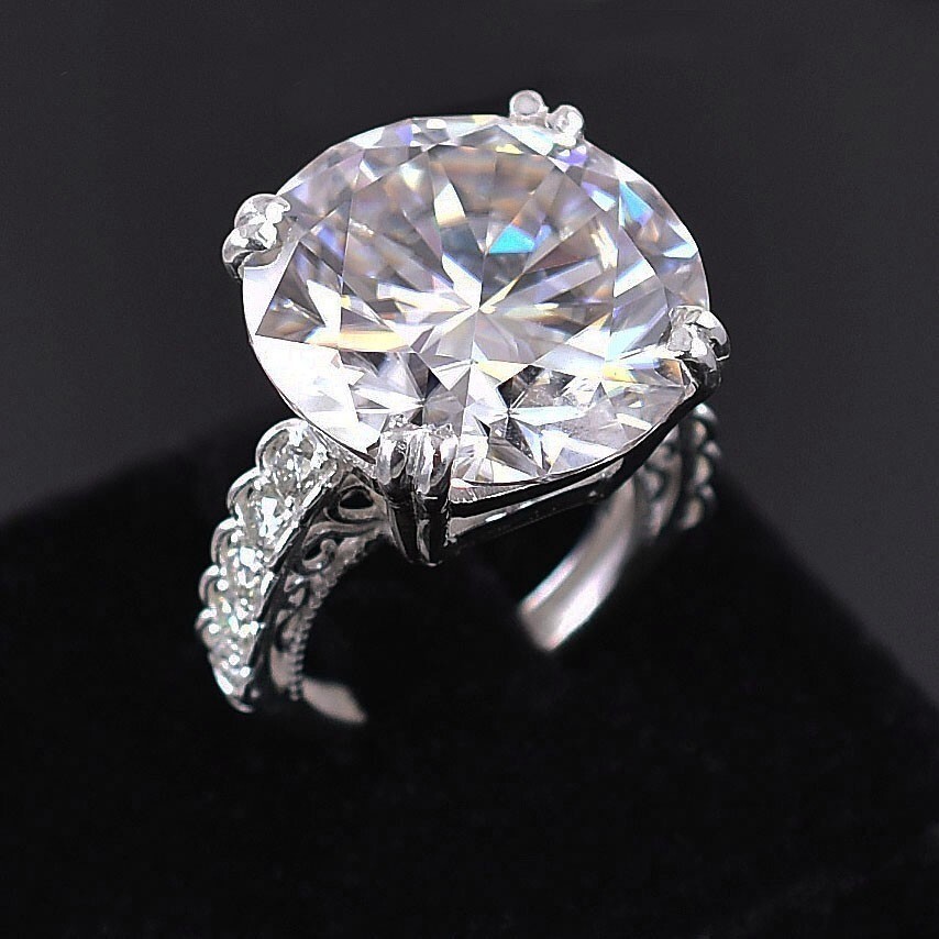 RARE 50 Ct Certified Round White Diamond Ring With Accents No Tariff