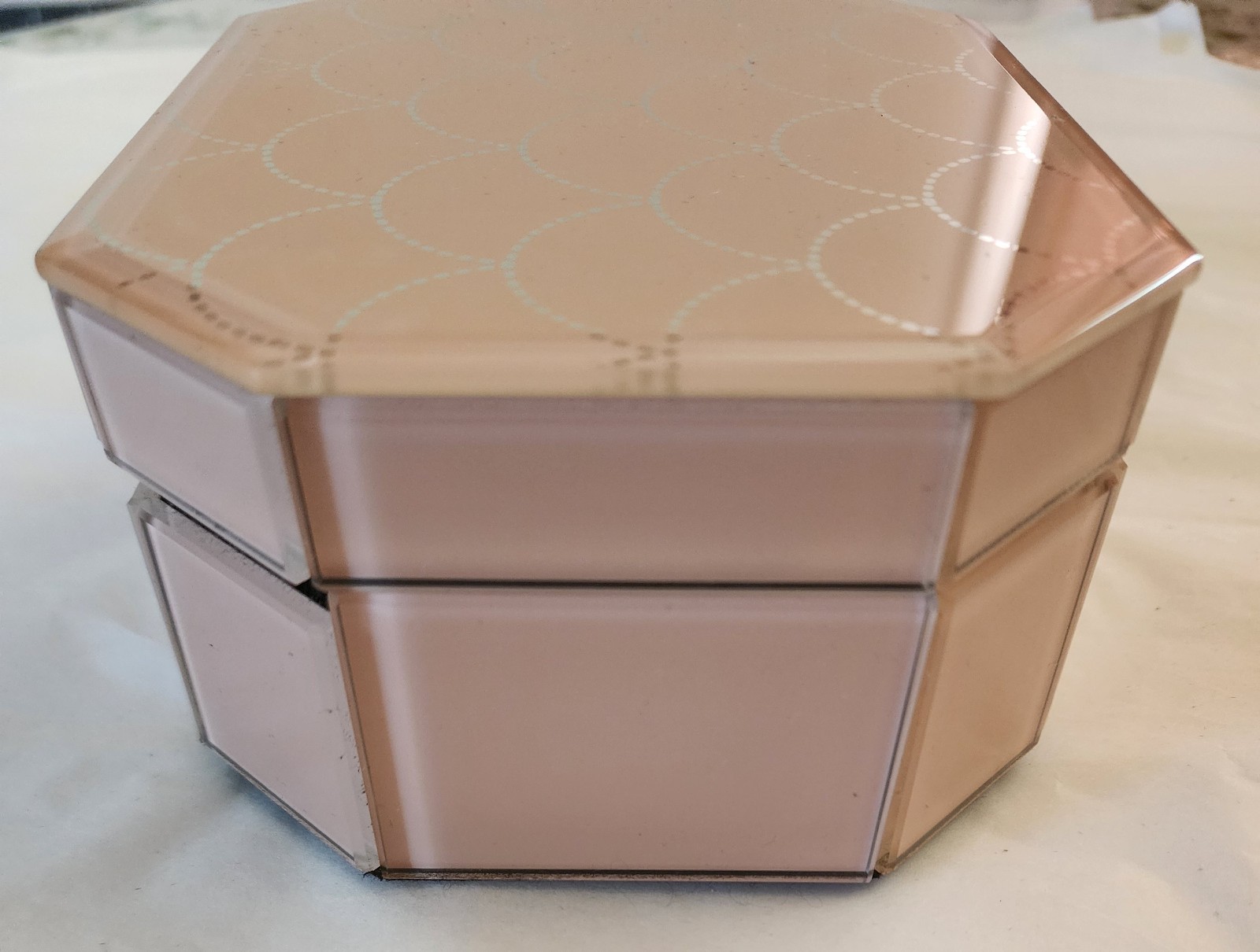 Cynthia Rowley NY Mirrored Glass Jewelry Box Pink Octagon Scallop Trinket Case