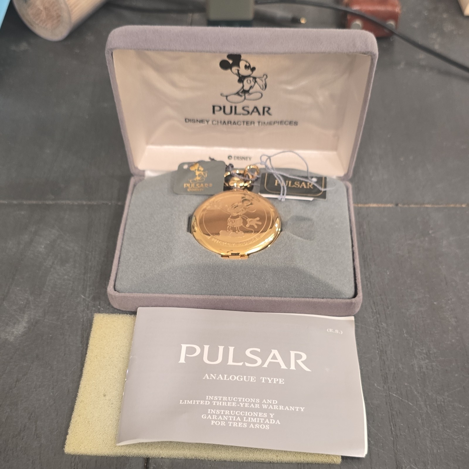 Pulsar Disney Mickey Mouse Quartz Full Hunter Pocket Watch w/ Chain Box Manual