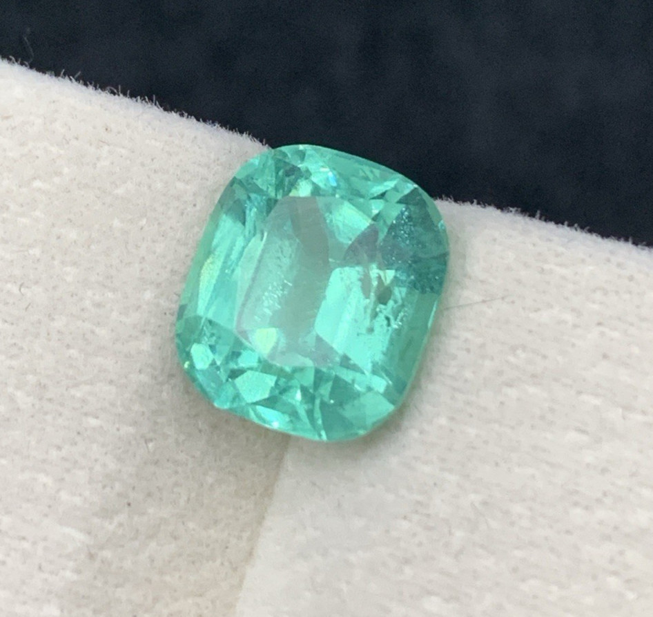 No Heat stunning 5.05 Cts Apatite 10.4×9.1×6.9mm Cushion cut