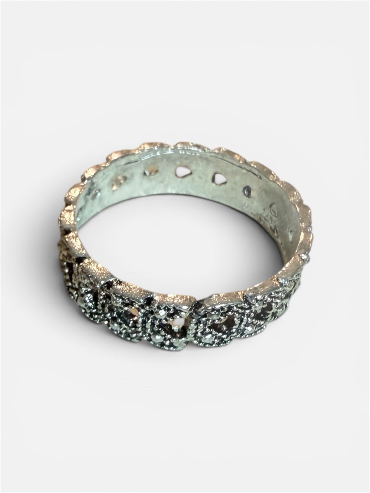 Silver Tone Metal Band Ring with Decorative Stones, Fashion Style Ring Size 6