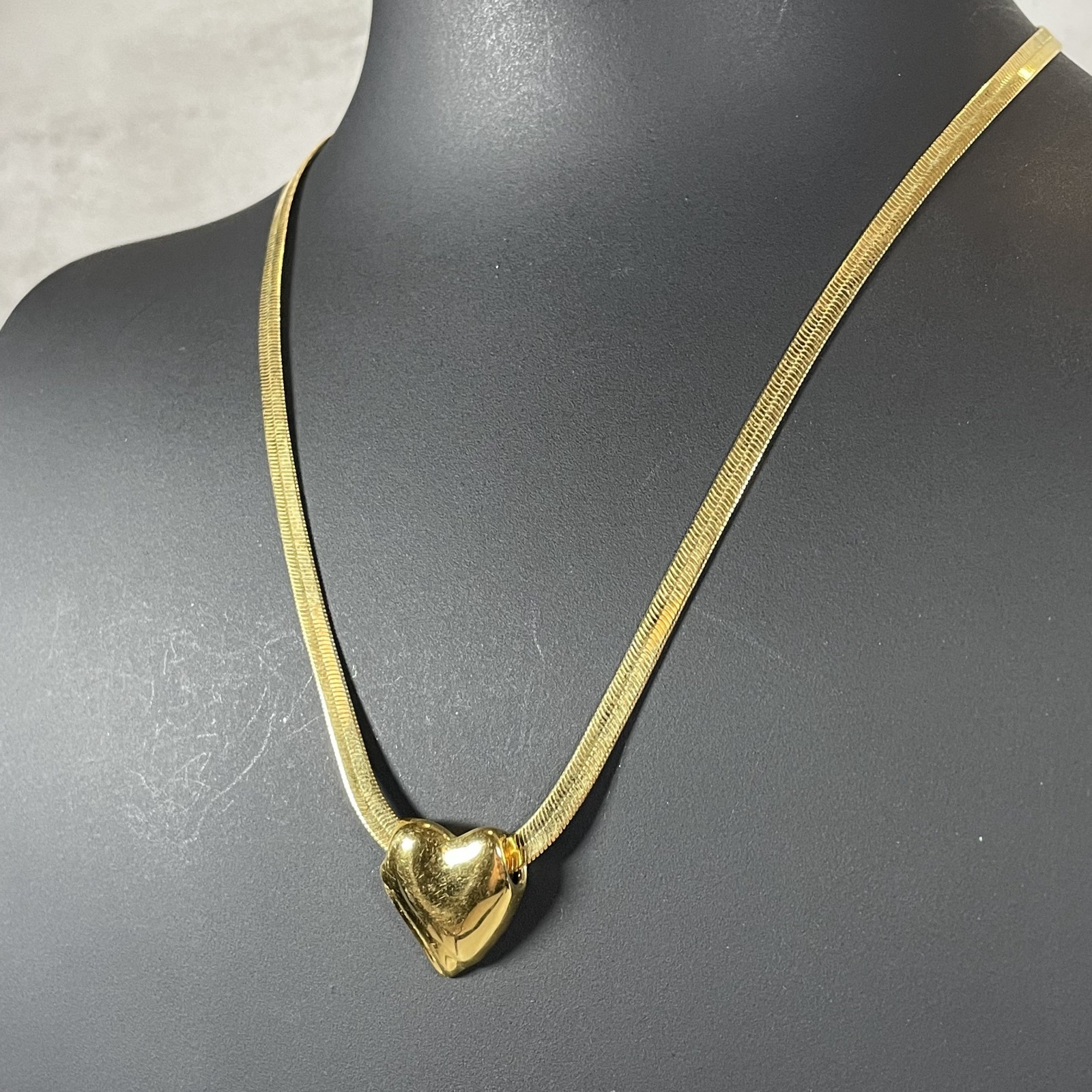 Vtg 1980s Signed Korea Liquid Gold Herringbone Flat Chain Puffed Heart Pendant