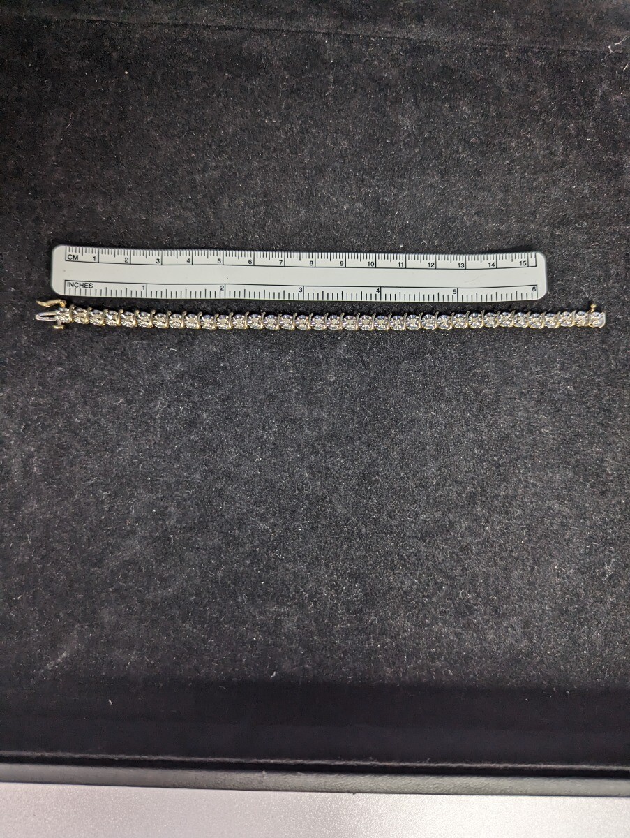 10K Two-Toned Natural Diamond Tennis Bracelet Gold 6.23 grams, 7 Inches