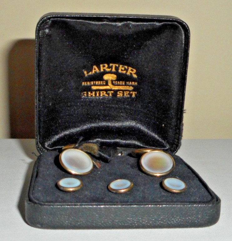 Larter Shirt Set in Box – Pair Gold-tone & Mother of Pearl Cufflinks & 3 Studs