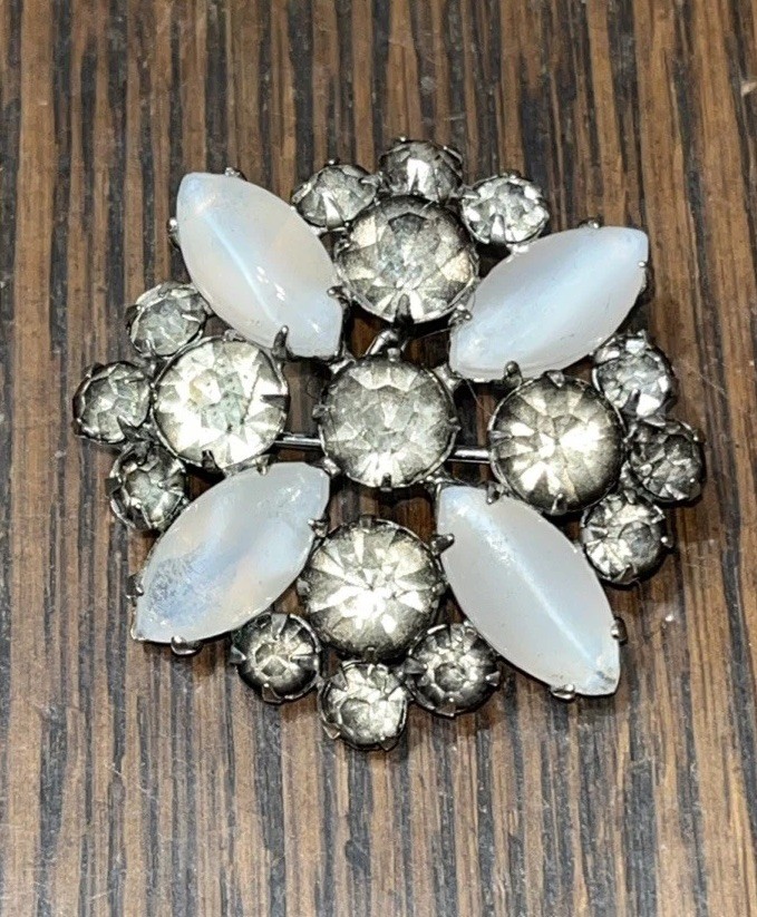 Vintage Rhinestone & Opalite Brooch/pendant 1.25″ x 1.25″ Bling