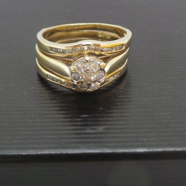 STUNNING 10K YG DIAMOND CLUSTER BRIDAL SET .60 tcw SZ 8 G122871 6.77 grams