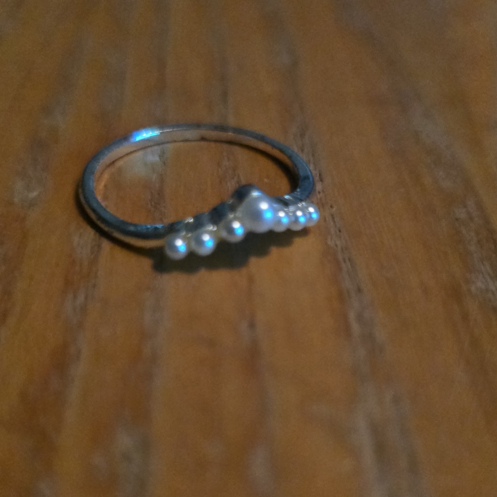Silver Tone Metal Band Ring White Round Pearl Cluster Size 8.75