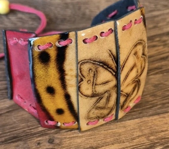 Vintage Lightweight Calabash Butterfly Detail Adjustable Bracelet