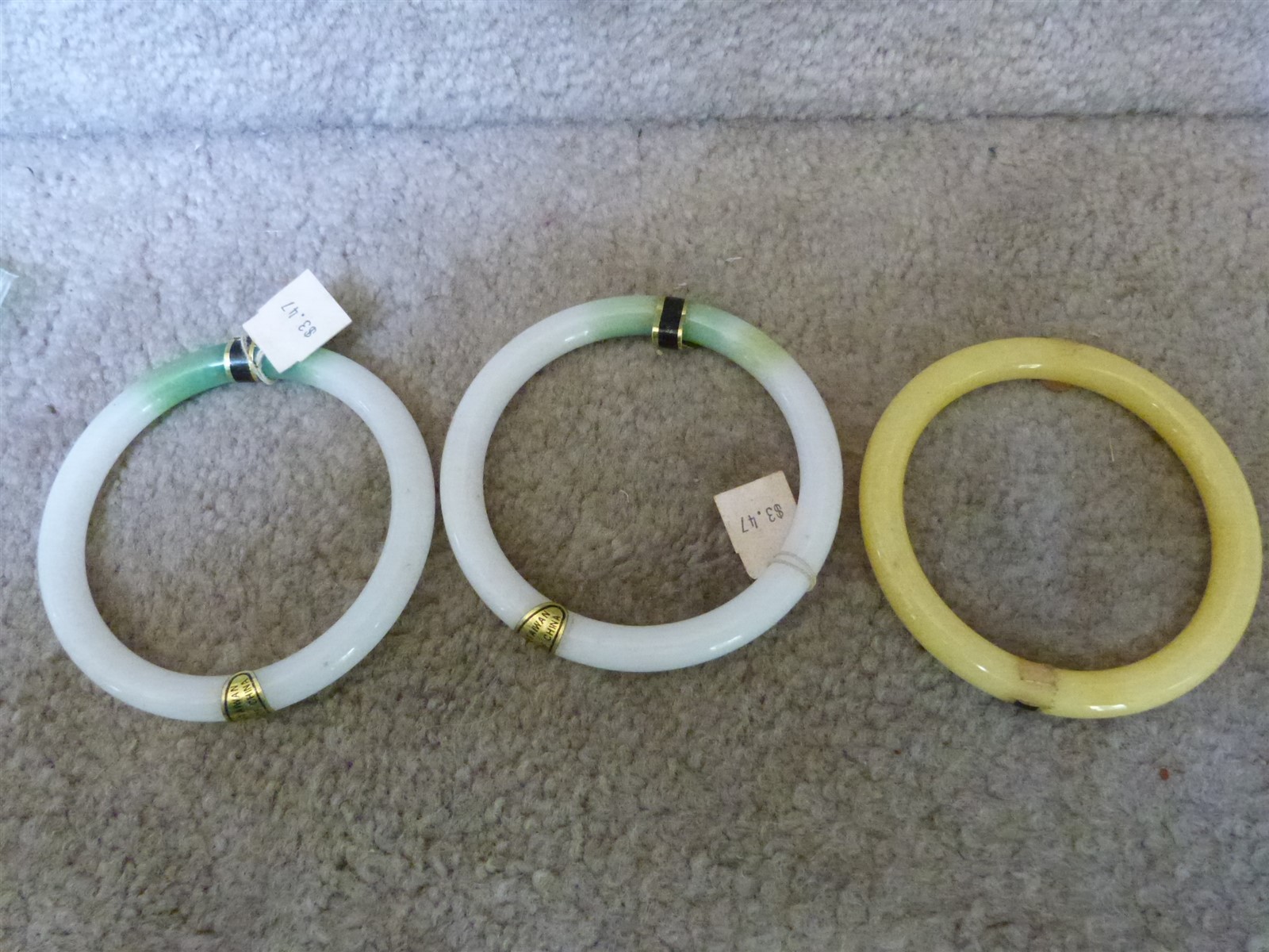 Vintage 1970s lot of 3 solid stone agate? bangle bracelet yellow white green New