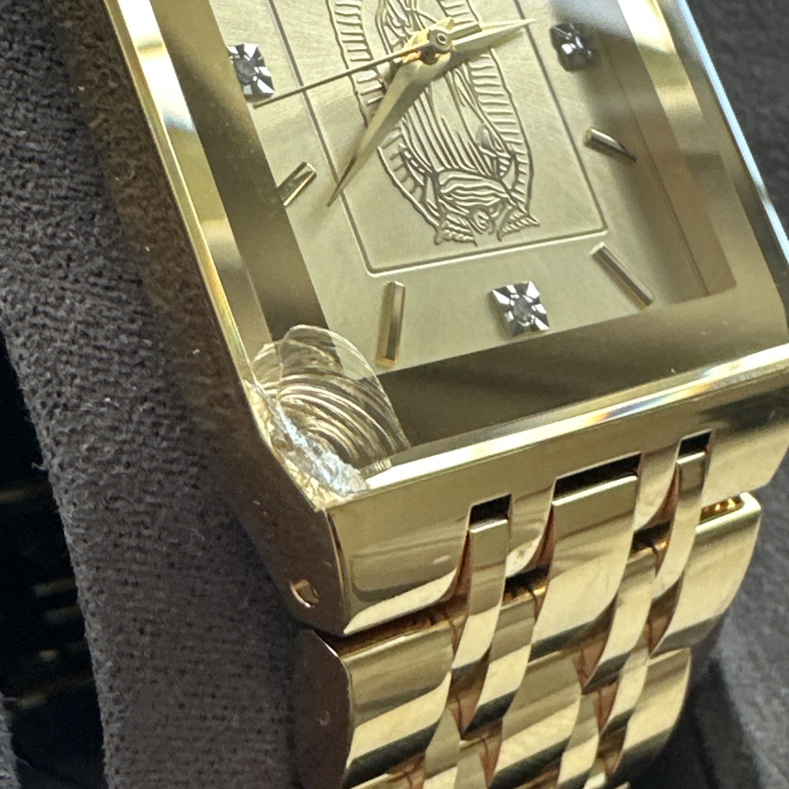 Bulova Our Lady Of Guadalupe Mens Diamond 97d120LG *Chipped Crystal*