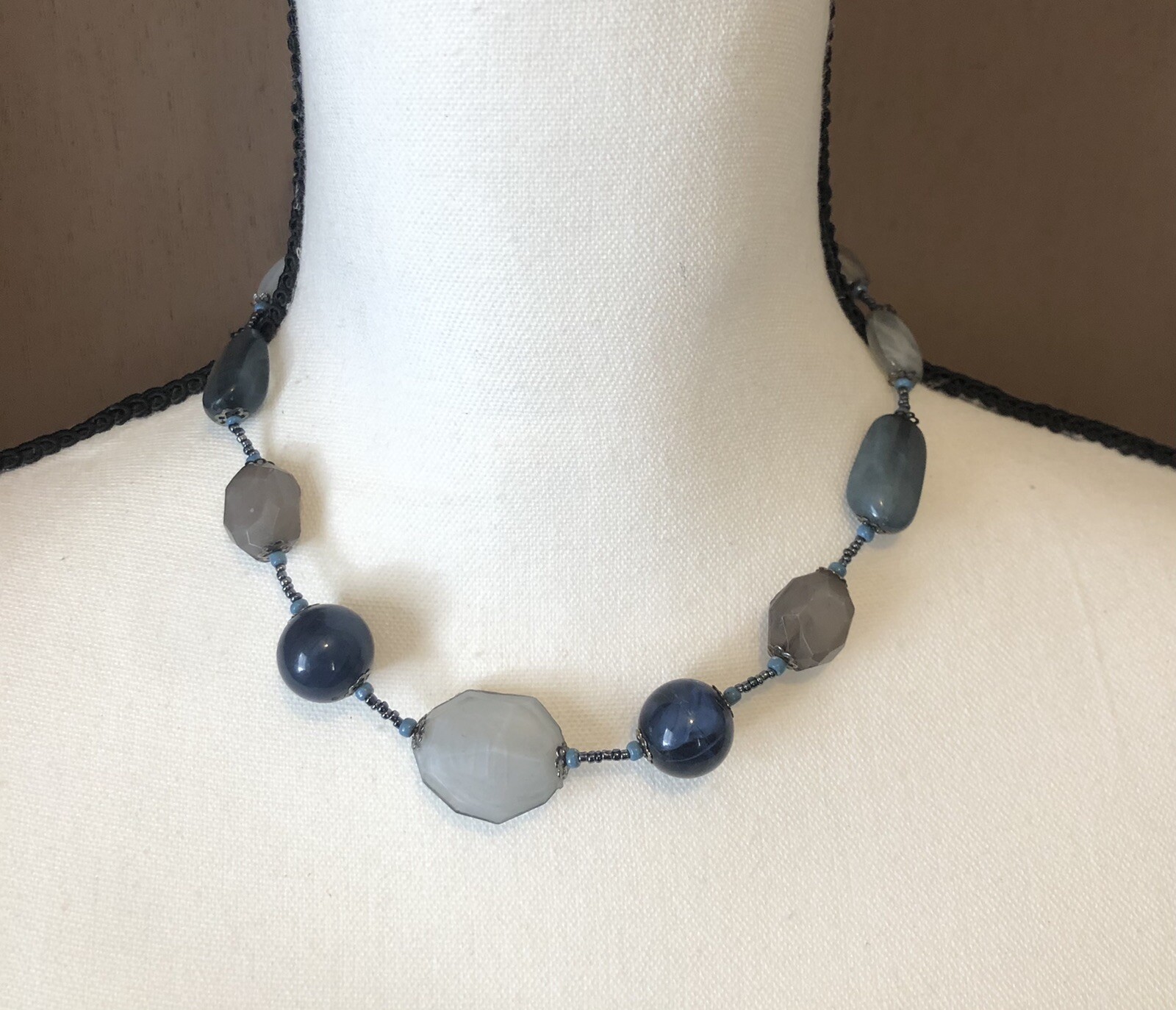 Contemporary Boho Blue Bead Necklace Costume Fashion Jewelry 7592 GO2.4D23