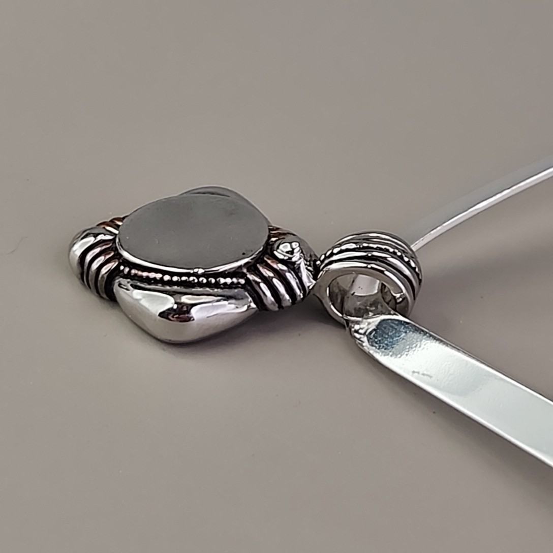 Vintage Torque Necklace Oval Pendant Pointed Silver Tone 17″
