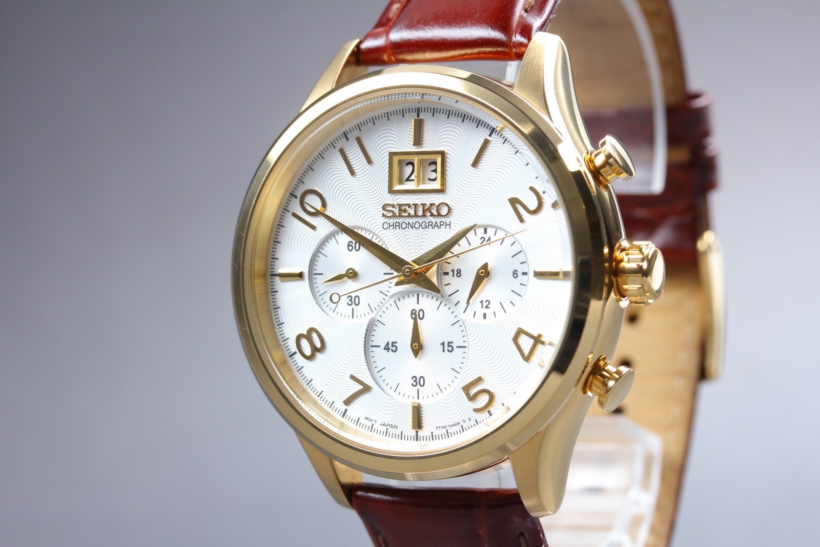 [MINT] SEIKO Chronograph 7T04-0AE0 Gold White Dial Quartz Big Date Men’s Watch