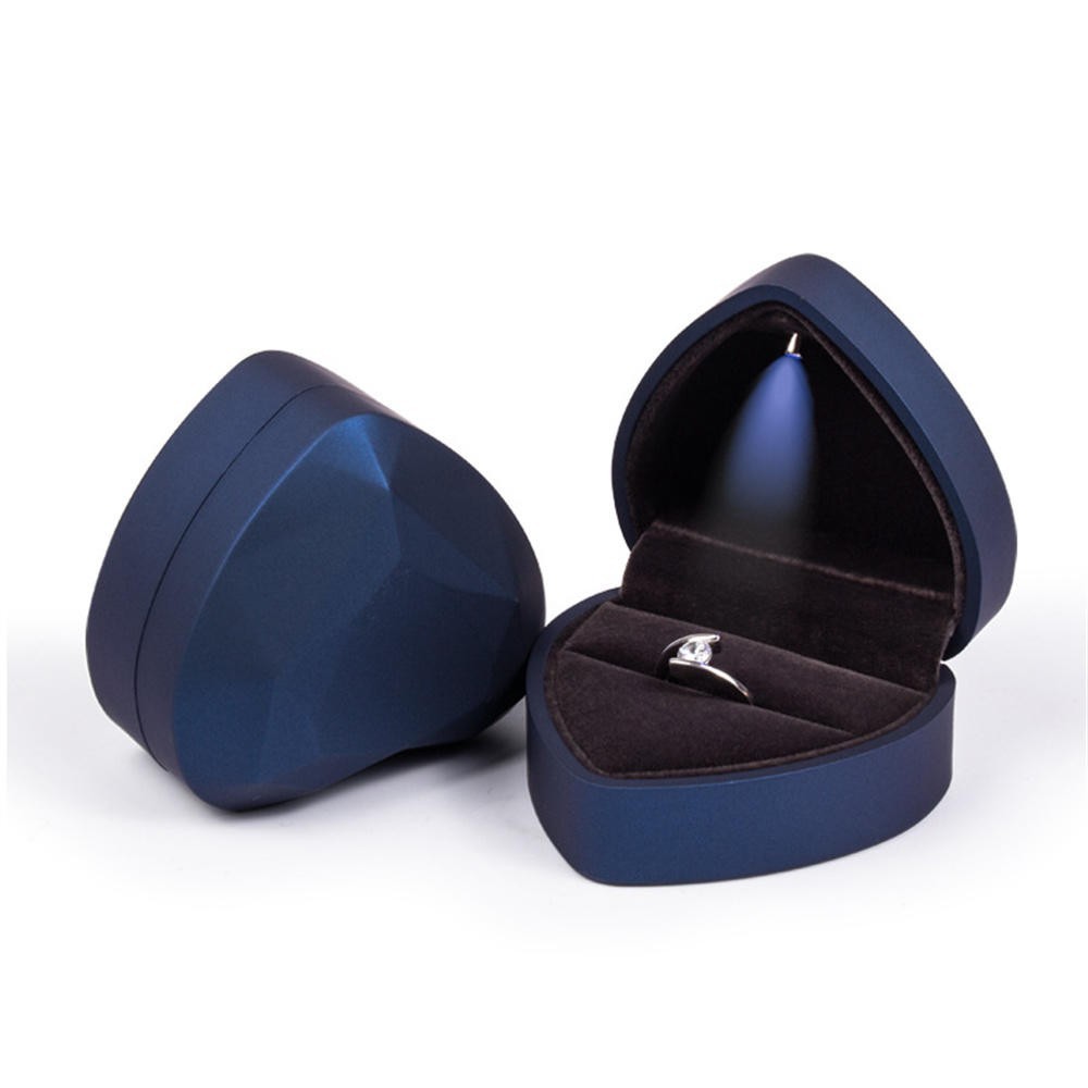 LED Ring Box Luxury Velvet Proposal Engagement Wedding Jewelry Gift Case Light