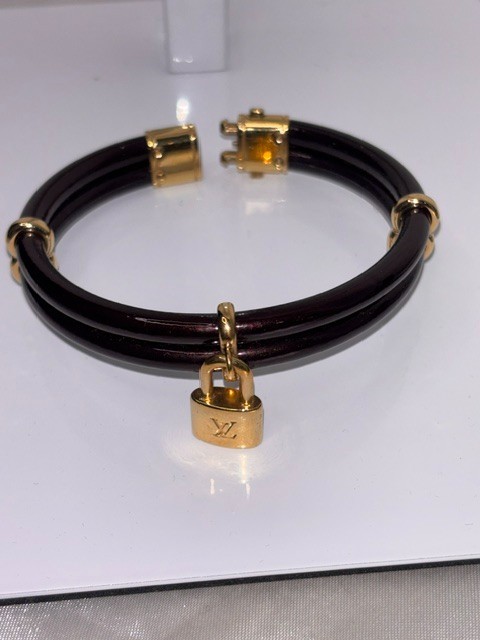 Louis Vuitton Inclusion Lock Bracelet Burgundy Resin Gold w/ Dust Bag