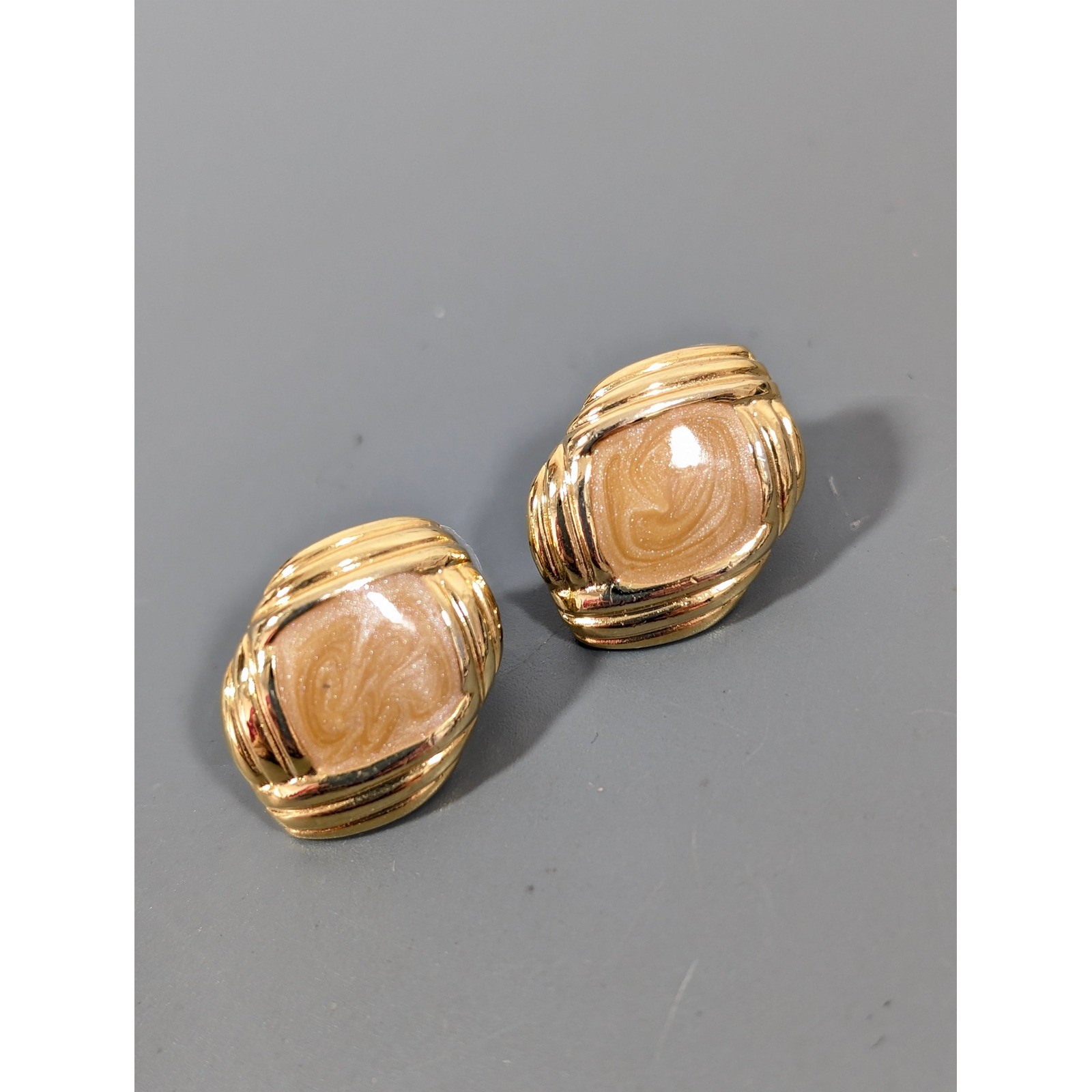 Vintage Cream Beige Enamel Swirl Earrings Retro 80s 90s Pierced