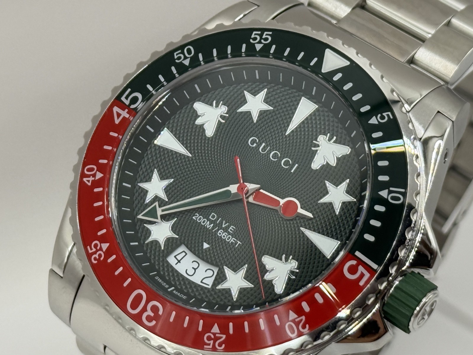 GUCCI YA136222 Men’s Dive Green Dial Quartz Watch