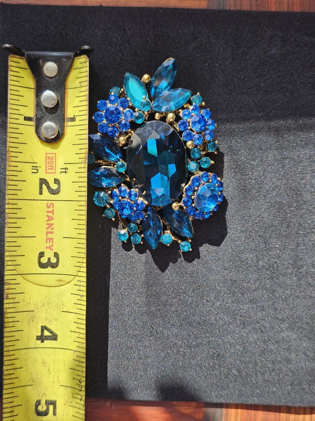 Large Brooch/Pendant Rhinestones Shades Of Blues Sparkling Bling Fashion Jewelry