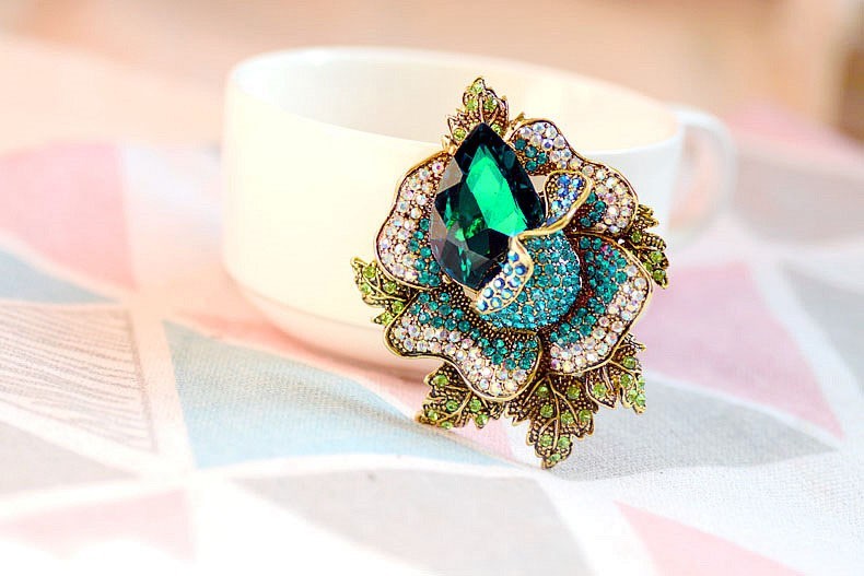Vintage Floral Brooch Pin Multicolor Crystal Rhinestone Gold Tone Statement Jewe