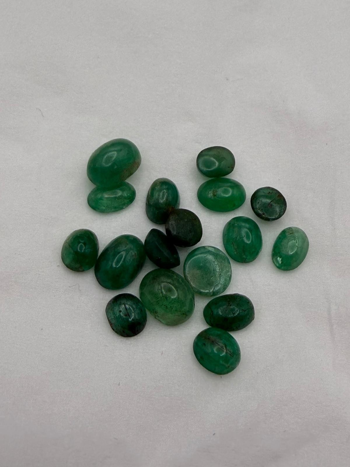 LOOSE EMERALD PARCEL WEIGHING 7.83 CTS CABOCHON SHAPED STONES VARIOUS SIZES #30