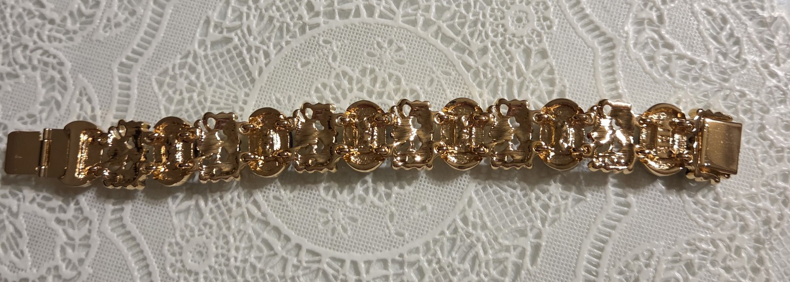 Exquisite Mod Multi-color Cameo Bracelet W Push-Lock Lady Profiles & Faux Gems