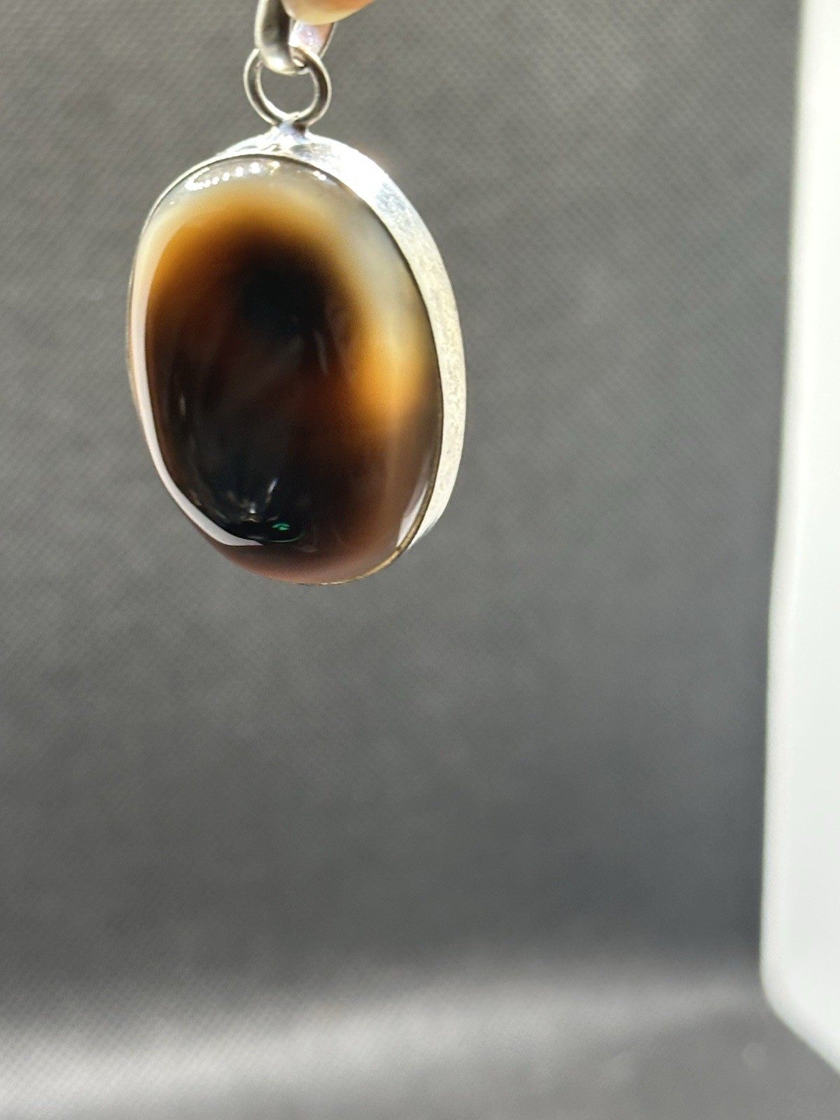 Beautiful Vintage Agate Protective, Grounding & Strength Gemstone Pendant